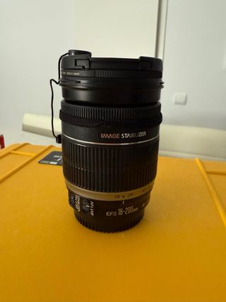 Canon EOS 70D - Cámara réflex
cuatro objetivos.