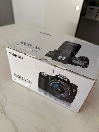 Canon EOS 70D - Cámara réflex
cuatro objetivos.