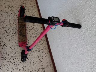 Patinete eléctrico rosa