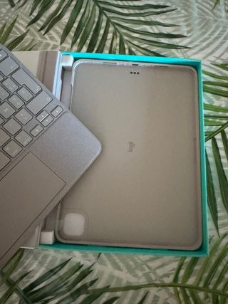 Tastiera Logitech Combo Touch per iPad Pro 11»