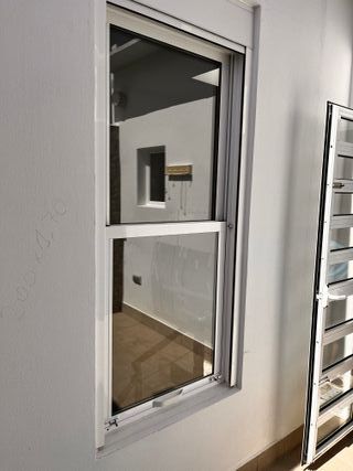 Ventanas correderas - 2uds con motores en persiana