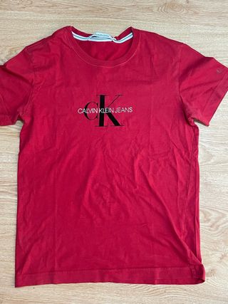 Camiseta Calvin Klein roja