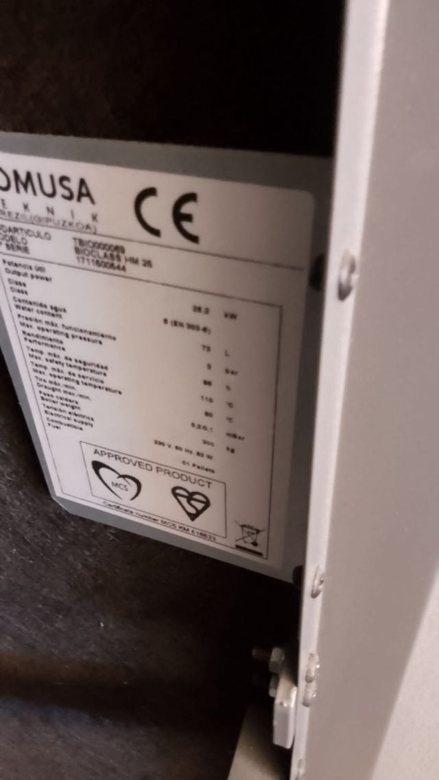 Caldera Pellets Domusa y depósito. Todo incluído