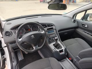 Peugeot 5008 1.6 hdi 120cv style 7 plzas 2015