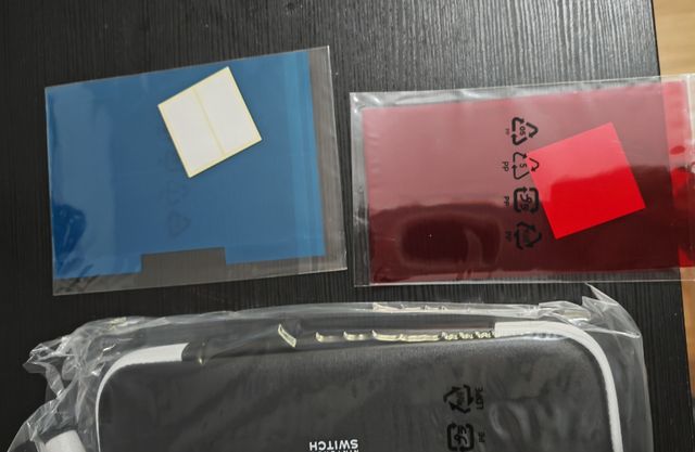 Funda Nintendo Switch + Protectores