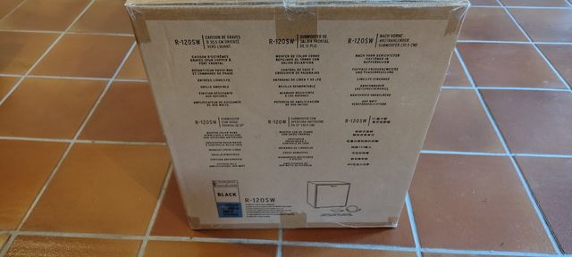 Subwoofer nuevo Klipsch R-120SW 12" Negro