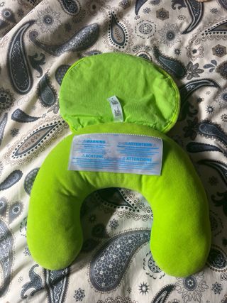 Almohada viaje bebé león