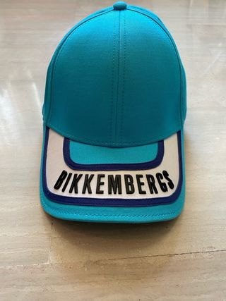 9 Gorras: Bikkembergs turquesa, armani, gucci..