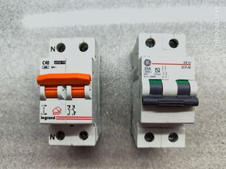 2 Interruptores 230V: Legrand & GE