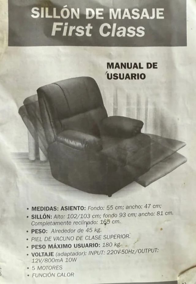 Sofá marrón de piel sintética