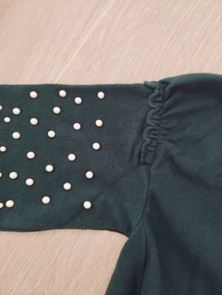 Jersey verde con perlas