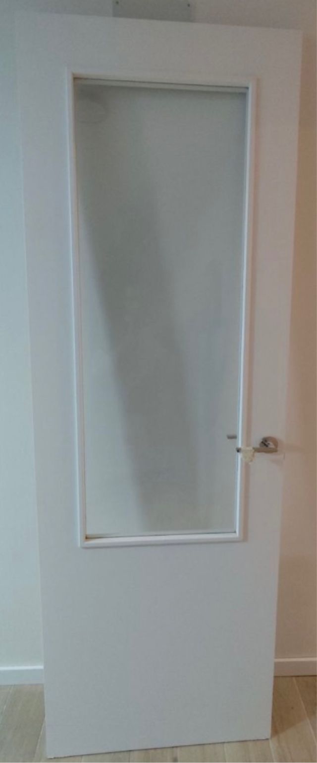 NUEVA:Puerta blanca lacada con cristal
