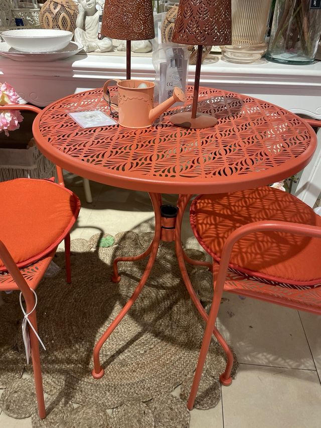Mesa y sillas jardín - naranja