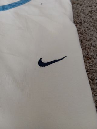 Camiseta Nike blanca c/ detalles azules