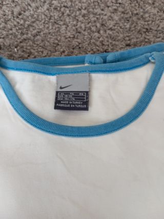 Camiseta Nike blanca c/ detalles azules
