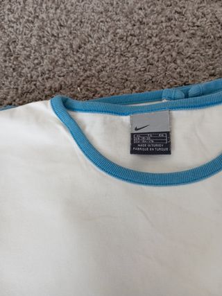 Camiseta Nike blanca c/ detalles azules