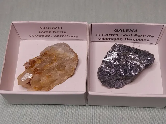 Lote de 12 minerales en cajas de 4x4cm