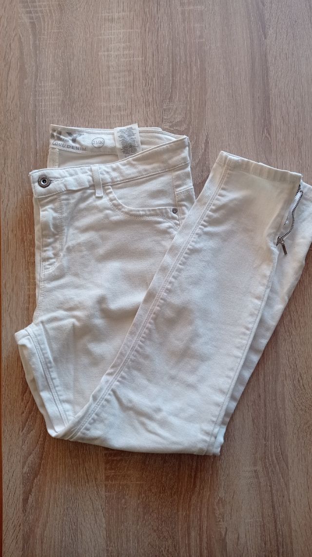 Vaqueros ONLY blancos, talla L.