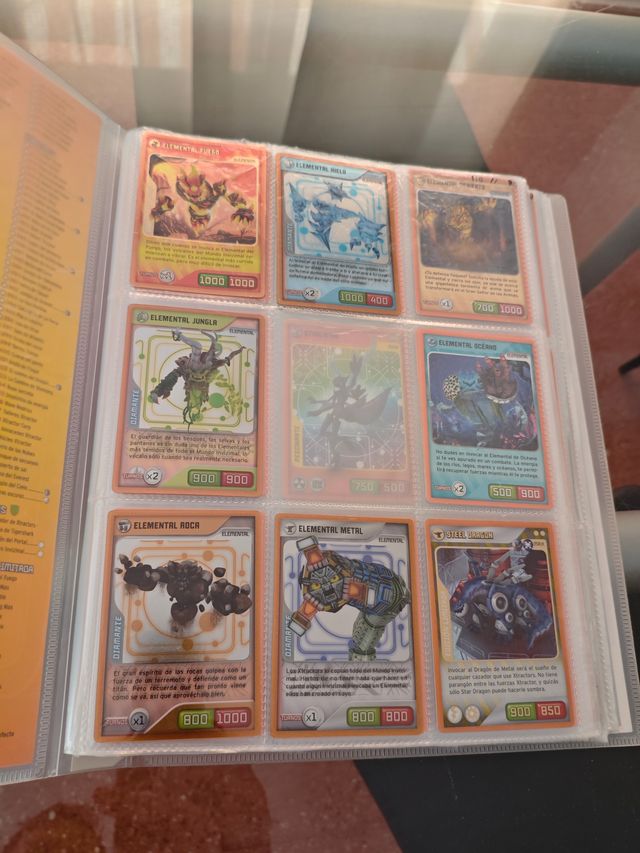 Álbum cartas Invizimals Nueva Alianza