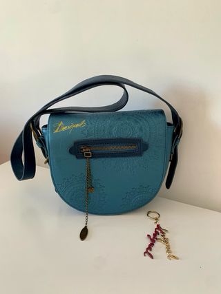 Bolso Desigual bandolera azul metalizado
