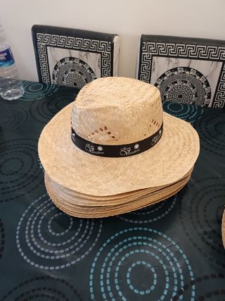  44 Sombreros paja Ron Varadero 