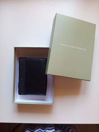 Billetera Benetton negra, nueva
