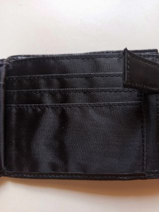 Billetera Benetton negra, nueva