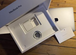 MacBook Pro 13" A2251 Gris Plata 2020 Batería Nuev