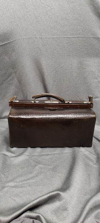 Maletín médico vintage marrón