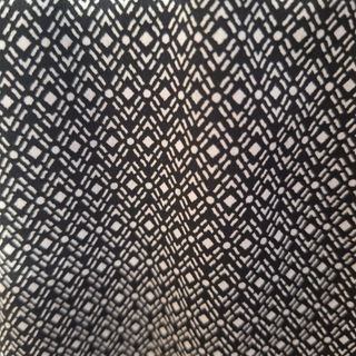 Pantaloni donna bianchi e neri
