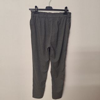 Pantaloni donna bianchi e neri