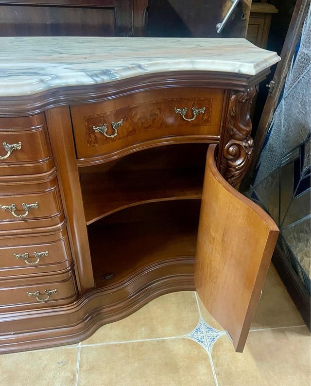 APARADOR CLASICO DE MADERA