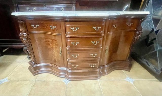 APARADOR CLASICO DE MADERA