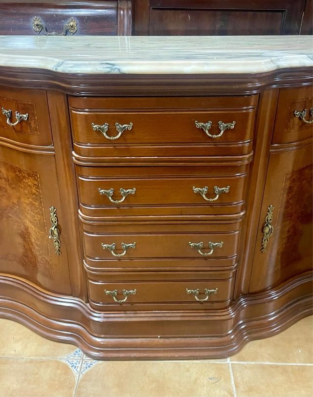 APARADOR CLASICO DE MADERA