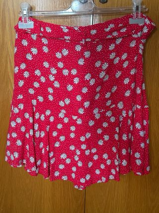 Mini falda pantalón roja Pepe Jeans

Talla L-42