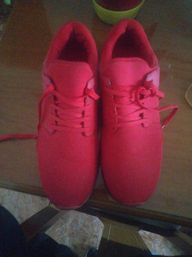 Zapatillas Pull & Bear rojas - Talla 44