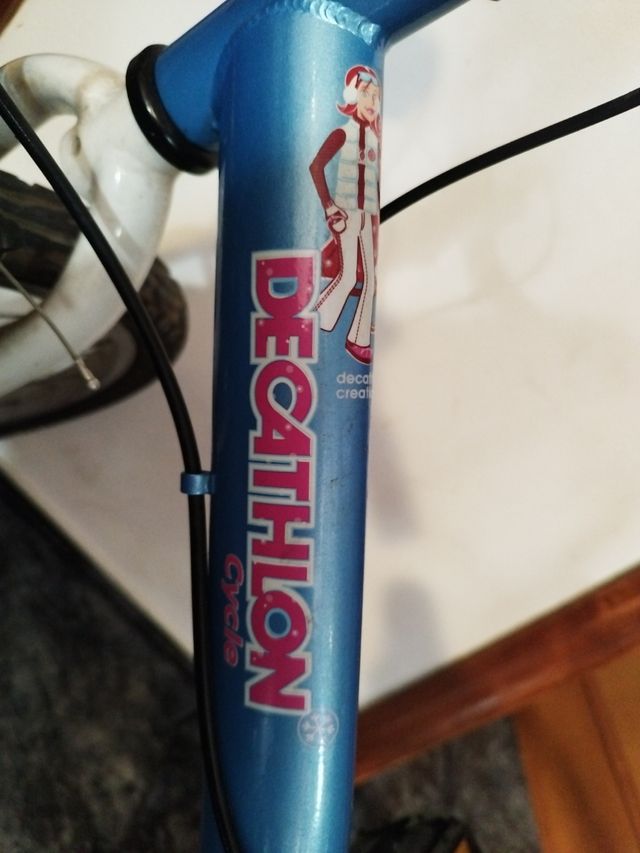 Bicicleta Decathlon niña 20" azul