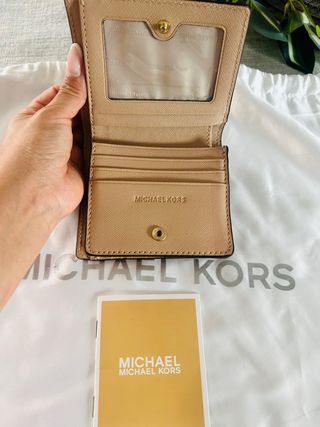 Cartera Michael Kors beige
