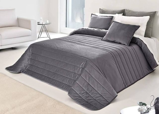 Colcha e almofadas veludo, cama de casal