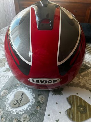 Chaqueta y casco de moto Levior vintage