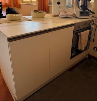 Isola cucina bianca - marmo e legno