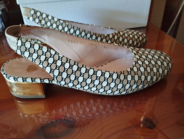 Zapatos Le Babe dorados, talla 38