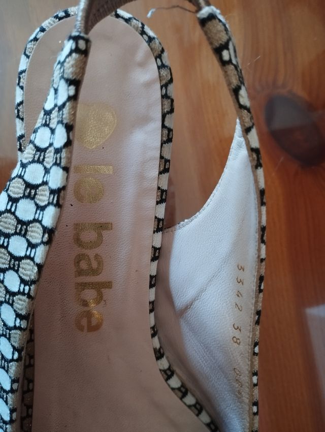 Zapatos Le Babe dorados, talla 38