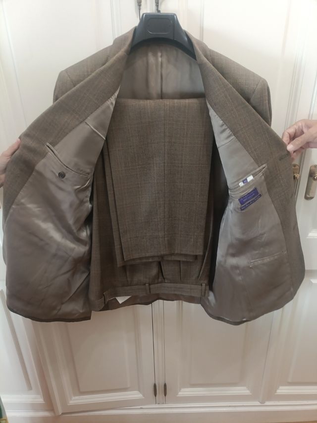 Traje Marron - Hombre