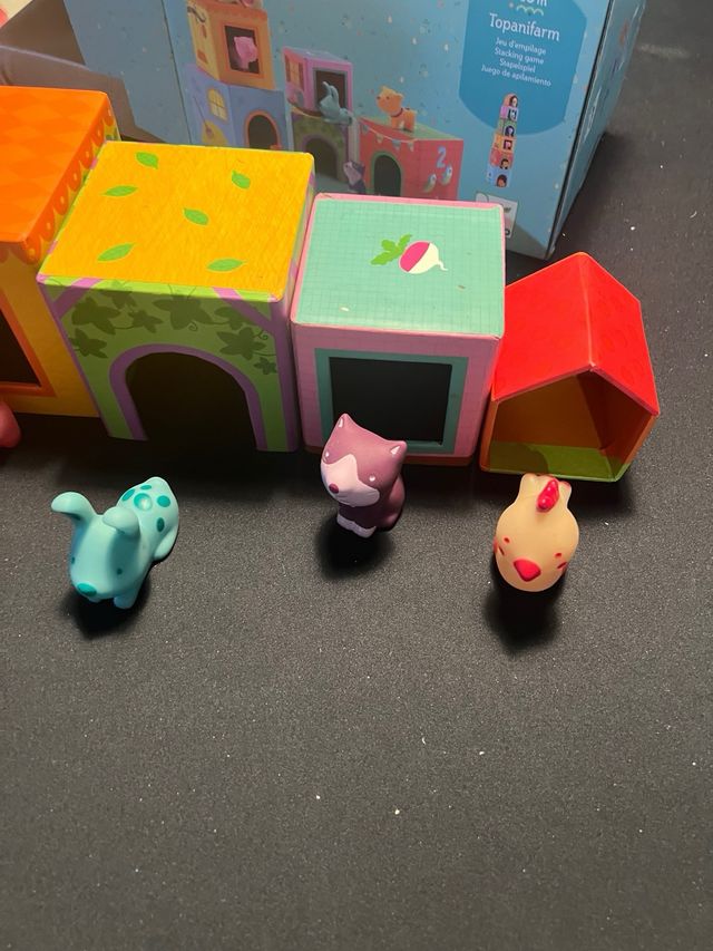 Topanifarm: blocos empilháveis djeco 
