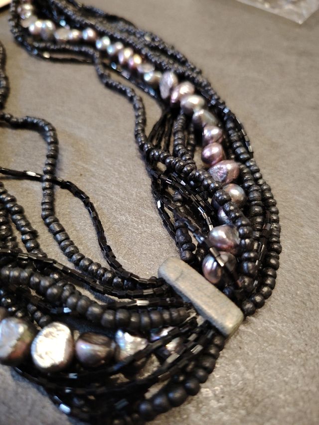 Collana multifilo perle nere