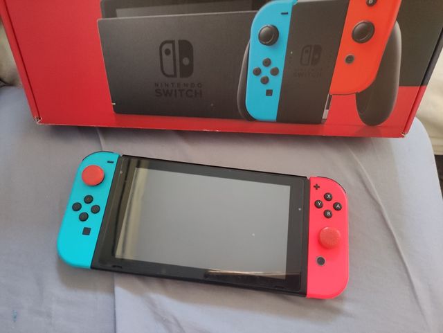 Nintendo Switch - Azul y Rojo Casi sin usar .