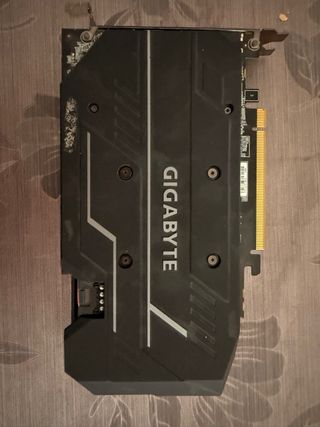 Gráfica Gigabyte RTX 2060 