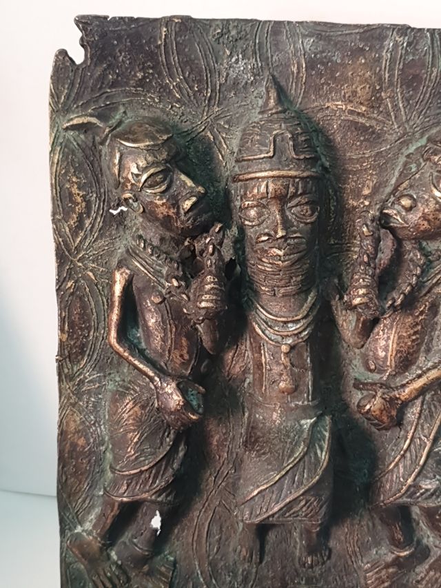 Arte tribal Africano Relieve Benín bronce antiguo