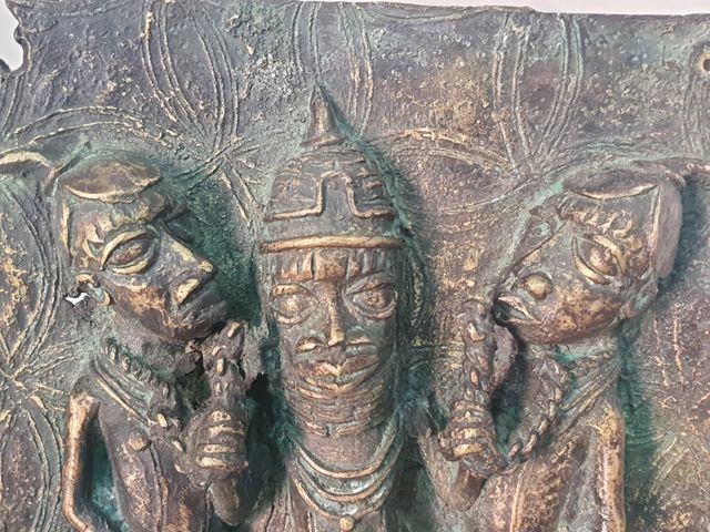 Arte tribal Africano Relieve Benín bronce antiguo